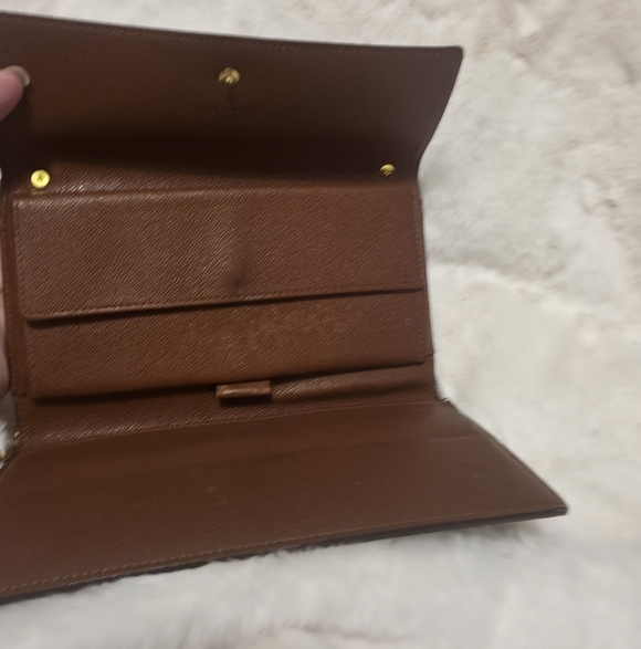 Louis Vuitton Monogram Long Wallet on Chain - Picture 4 of 9